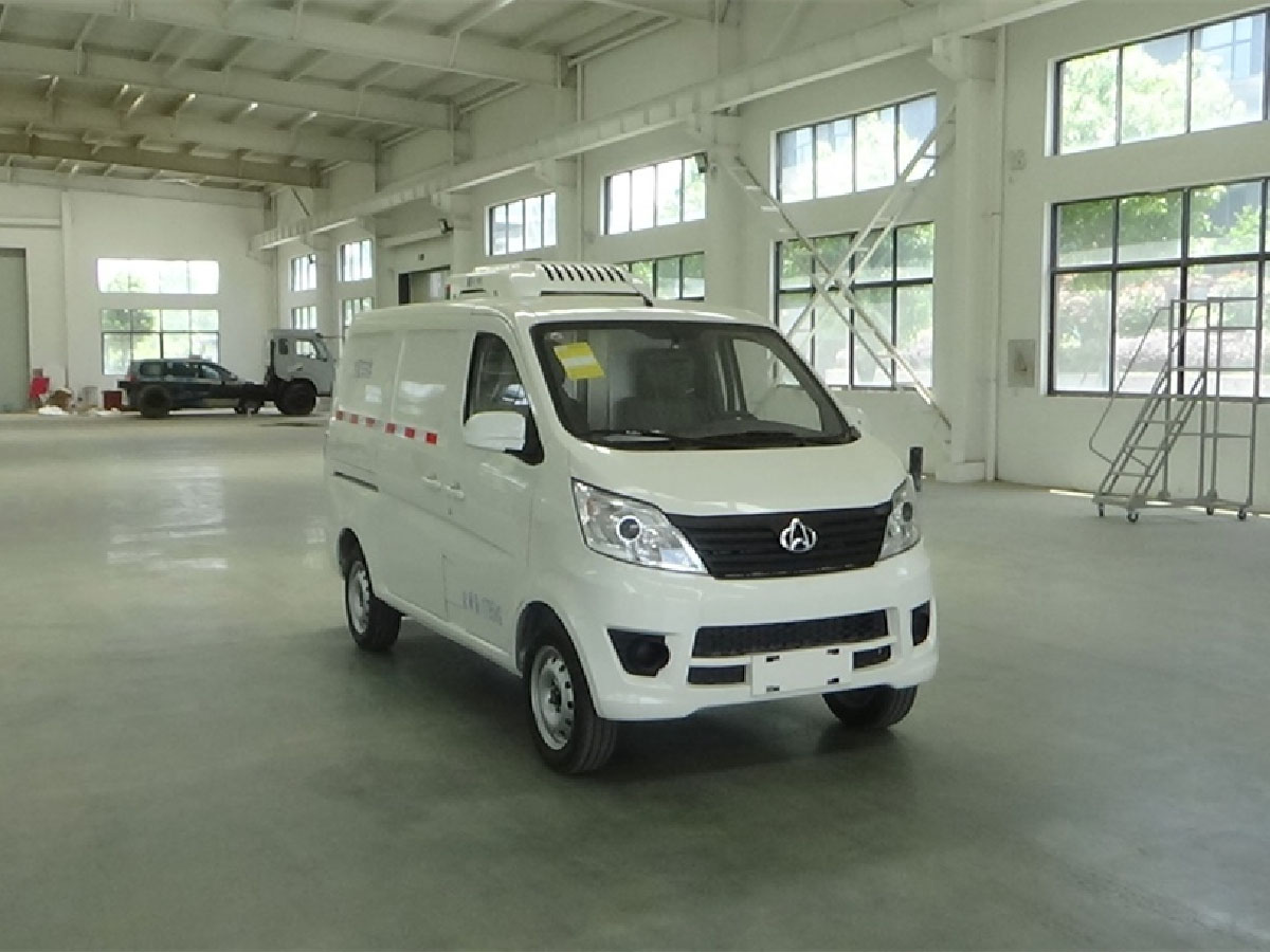 長(zhǎng)安星五面包冷藏車(chē)
